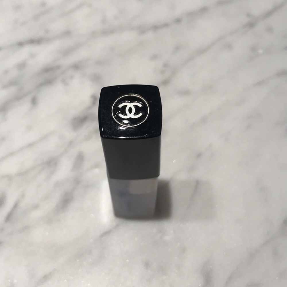 EUC Chanel ice blue liquid eyeshadow